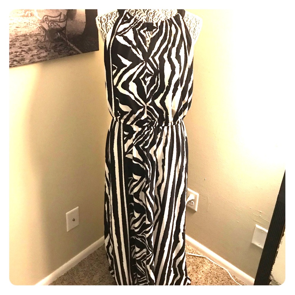 Chicos black and white halter dress